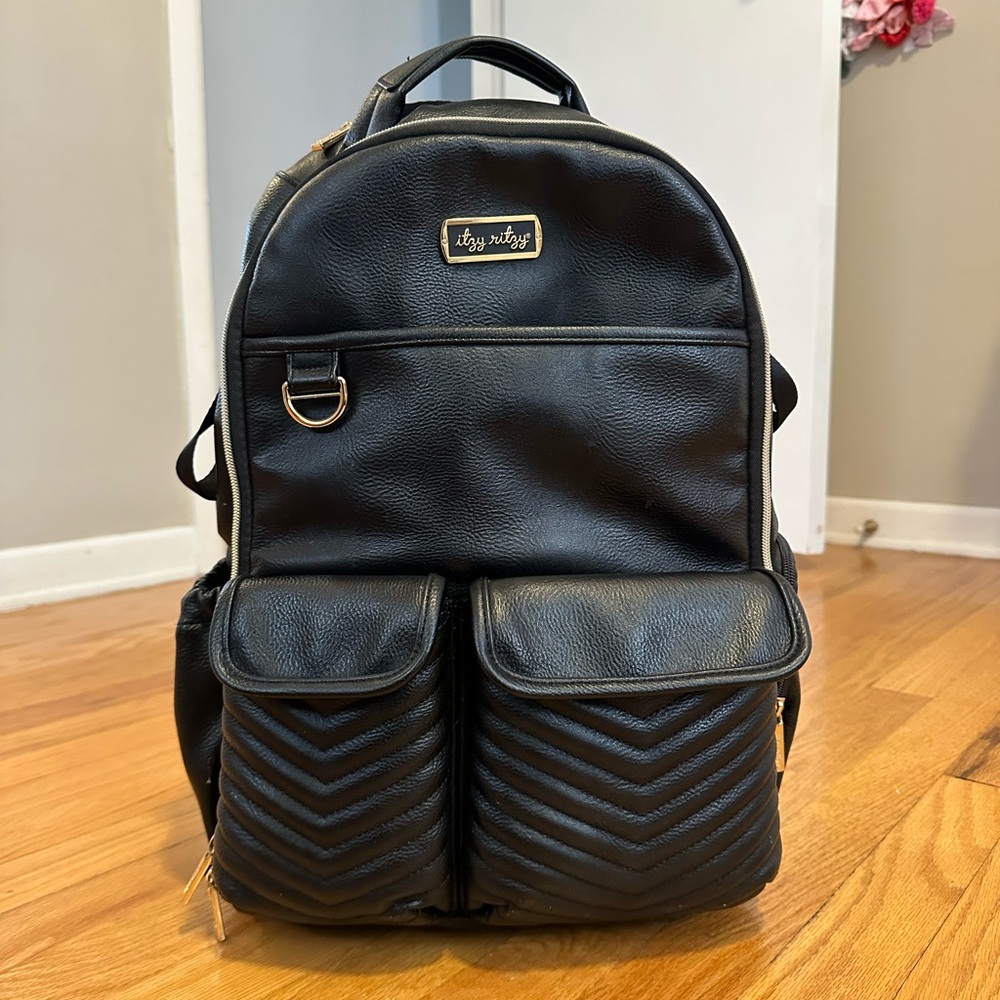 ❌ S O L D ❌ Itzy Ritzy Boss Diaper Bag